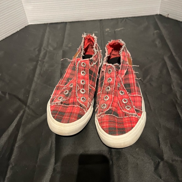 Blowfish Malibu Red Plaid woman’s size 9 flat shoes - Picture 2 of 9